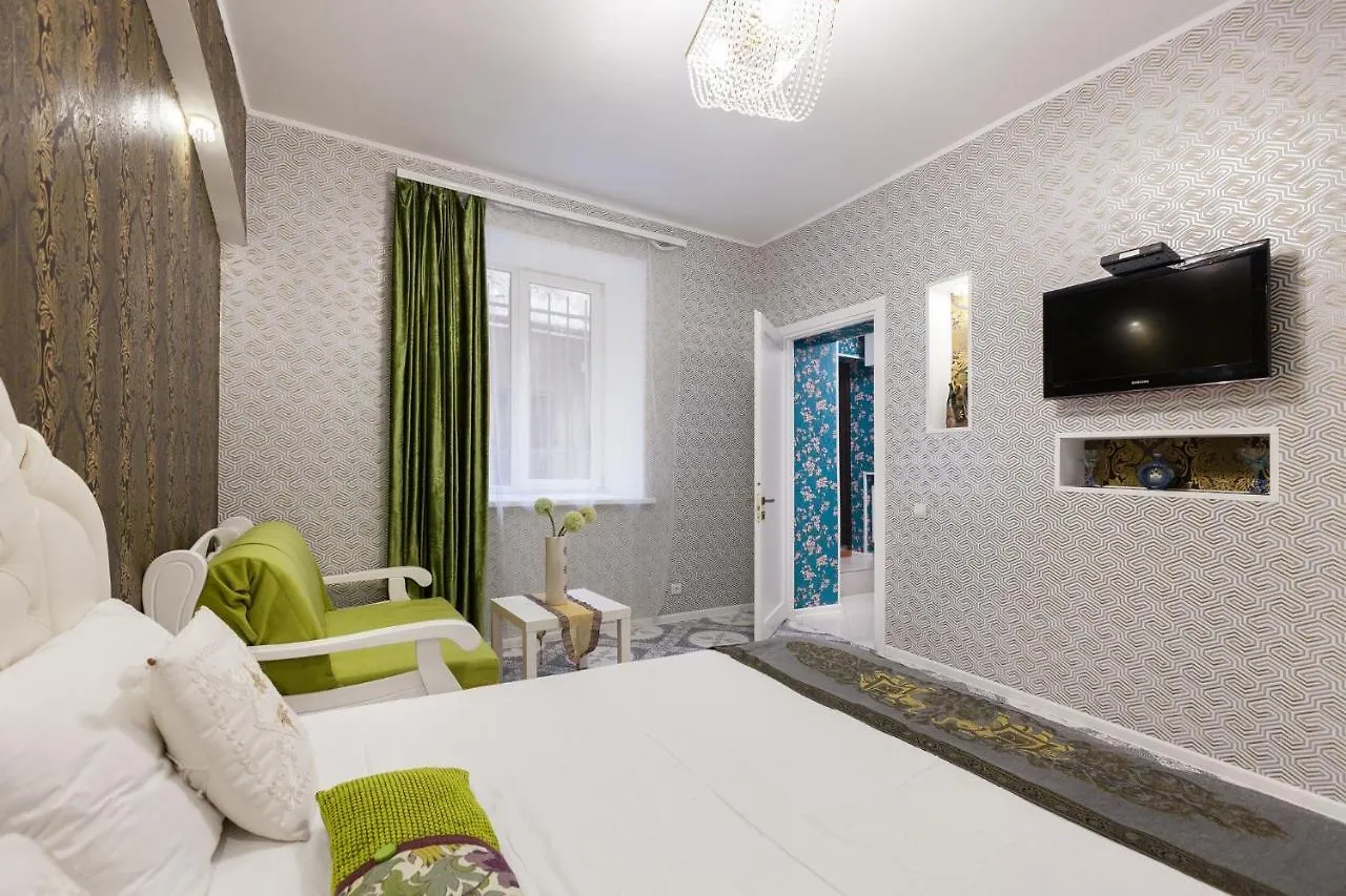 Apartments Leopolli Near Opera House  Lviv